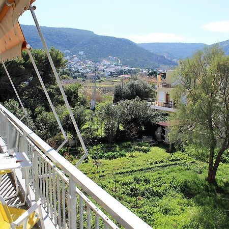 Apartment Sea View In Front Of The Beach Of Agia Marina Pórto Ráfti Exterior foto